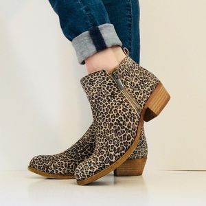 Lucky Brand Women's Basel leather Zipper Ankle Bootie Cheetah Leopard Sz 7 Heel